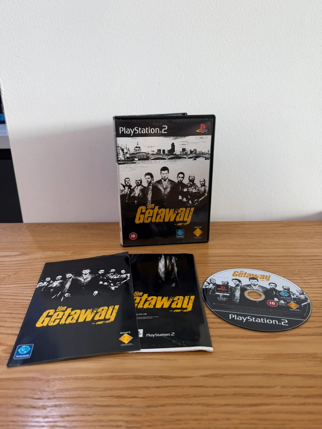 originals The Getaway PS2 game complete with manual and map, very good condition