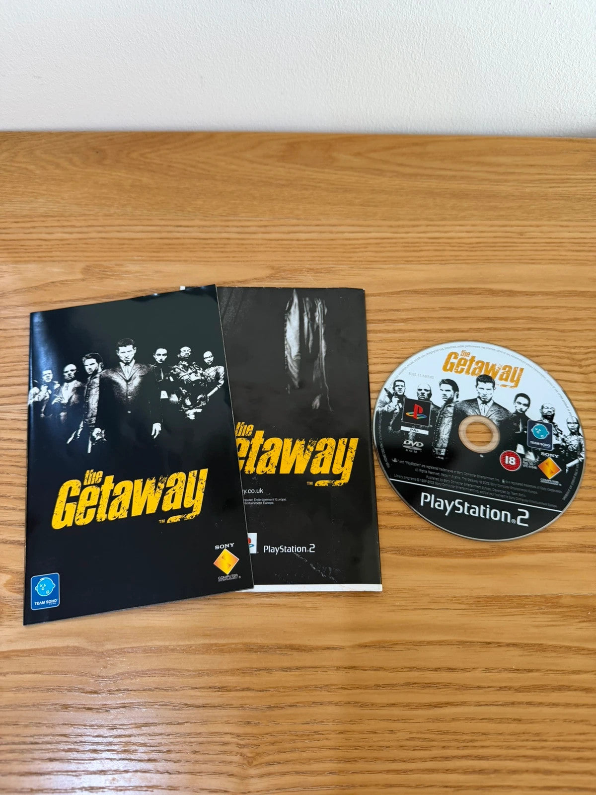 originals The Getaway PS2 game complete with manual and map, very good condition