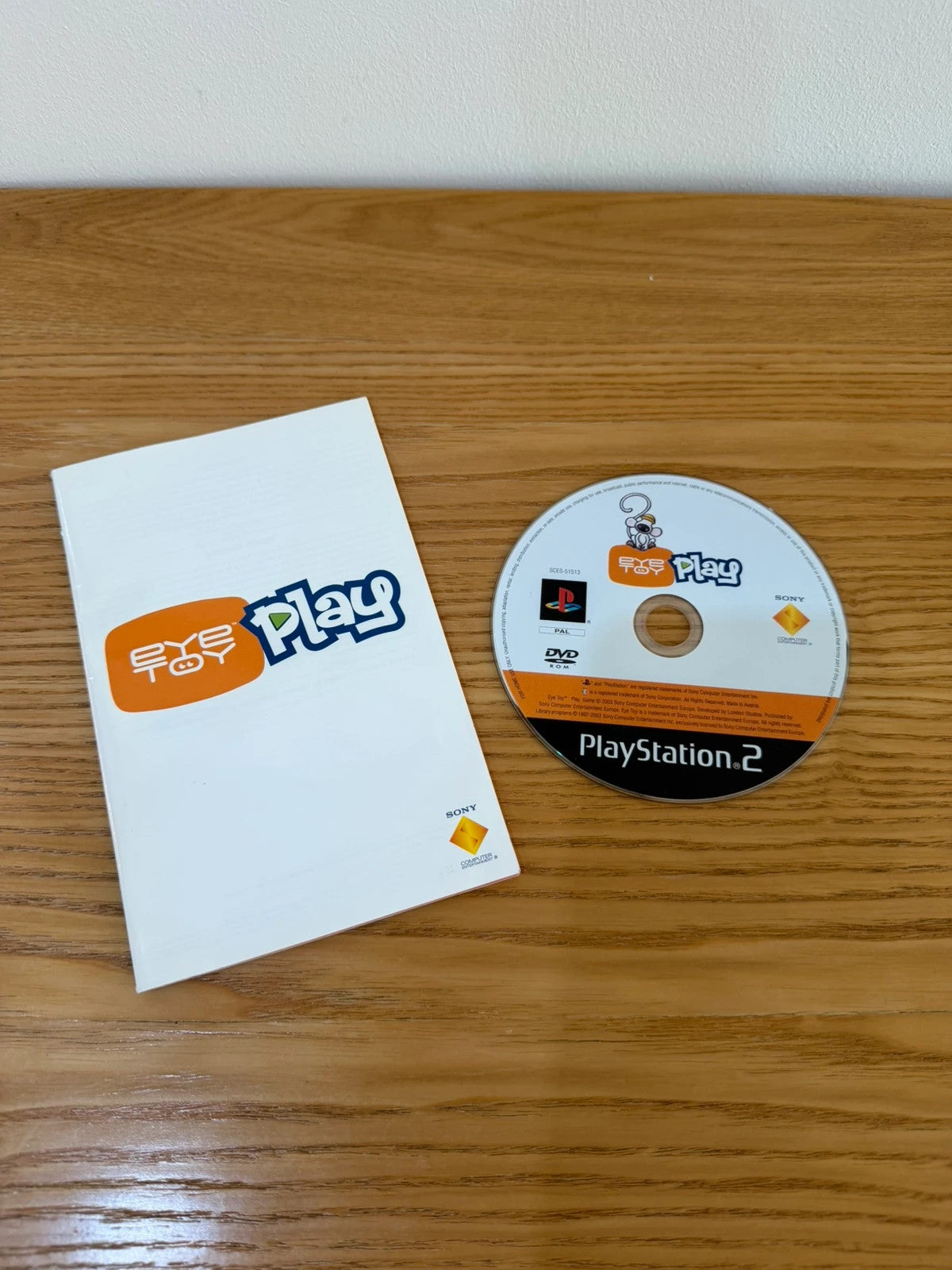 originals EyeToy Play PS2 camera black with logo and original case, very good condition