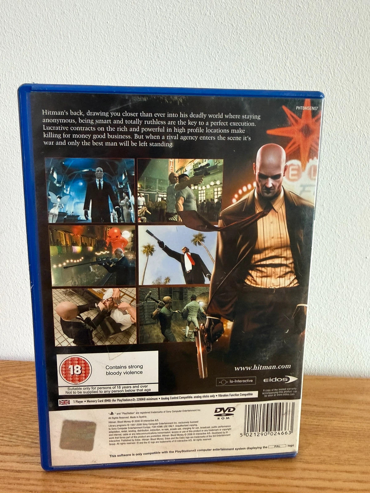 Multiples Hitman Blood Money PS2 game complete with manual and case in very good condition.