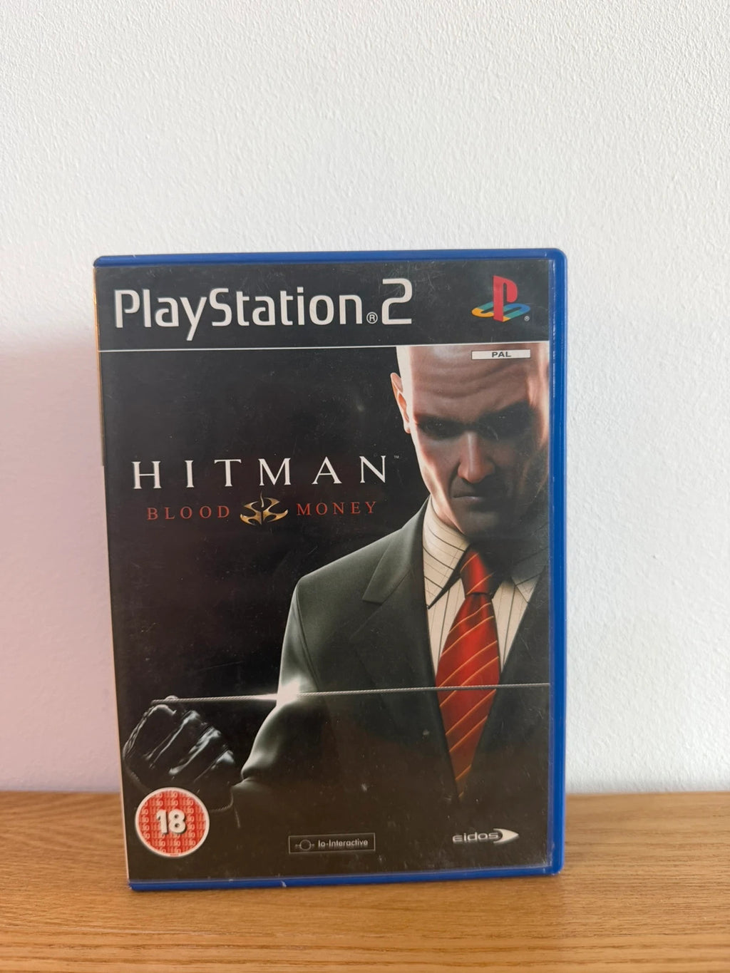 Multiples Hitman Blood Money PS2 game complete with manual and case in very good condition.