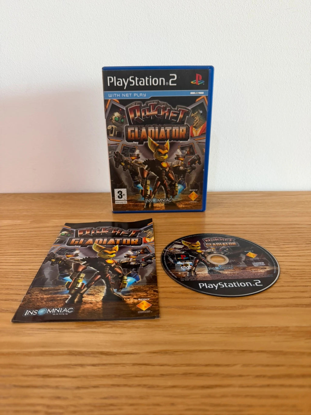 Multiples Ratchet Gladiator PS2 game complete with manual and very good condition.