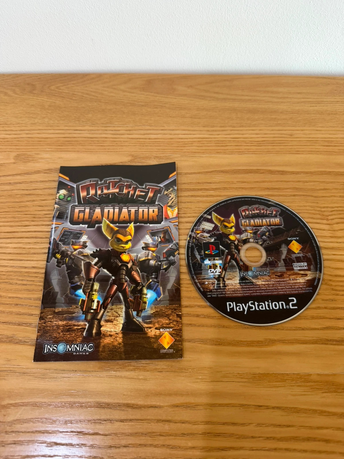 Multiples Ratchet Gladiator PS2 game complete with manual and very good condition.