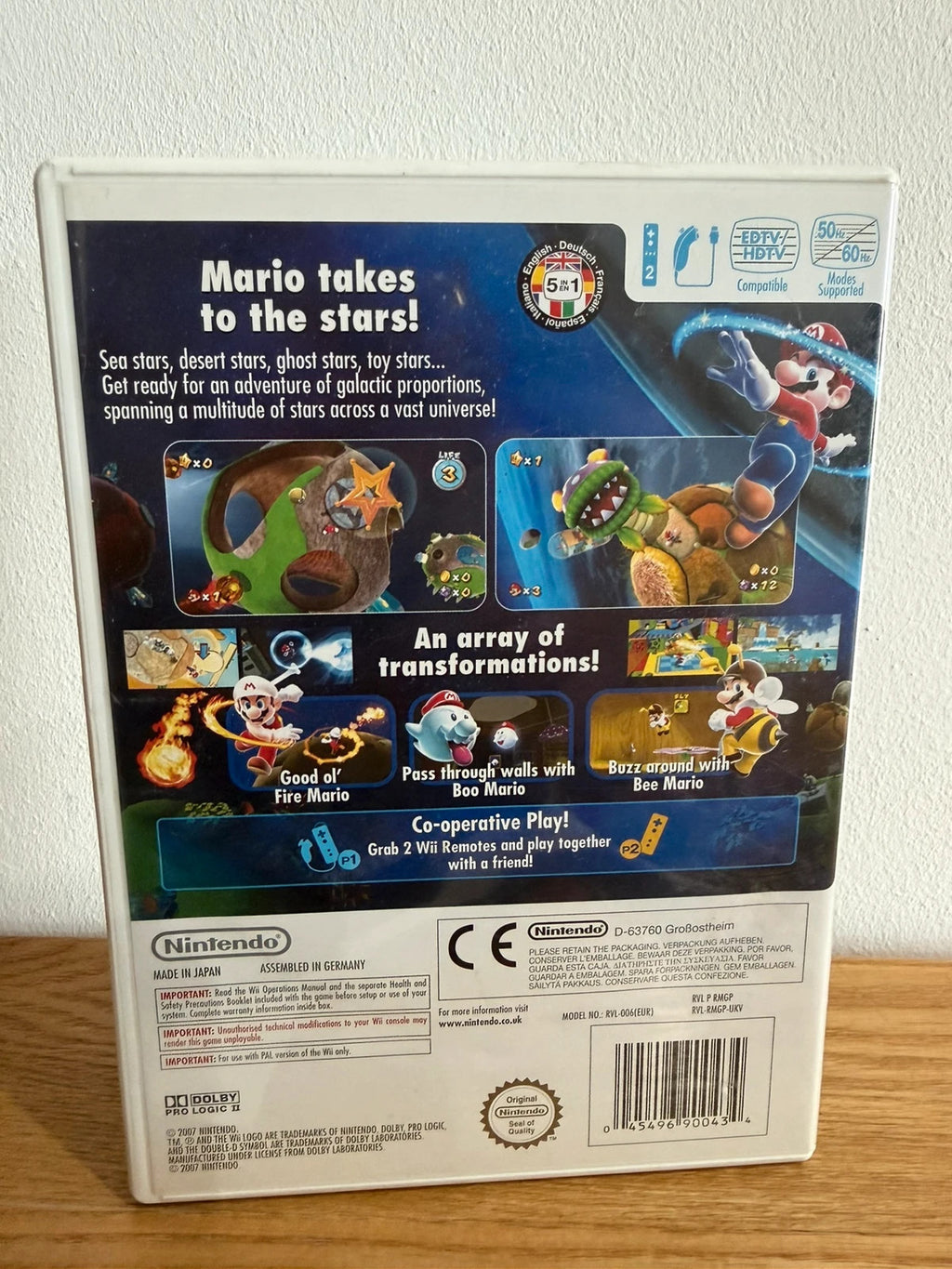 Nintendo Wii Super Mario Galaxy game complete with case, disc, cover, and manual.