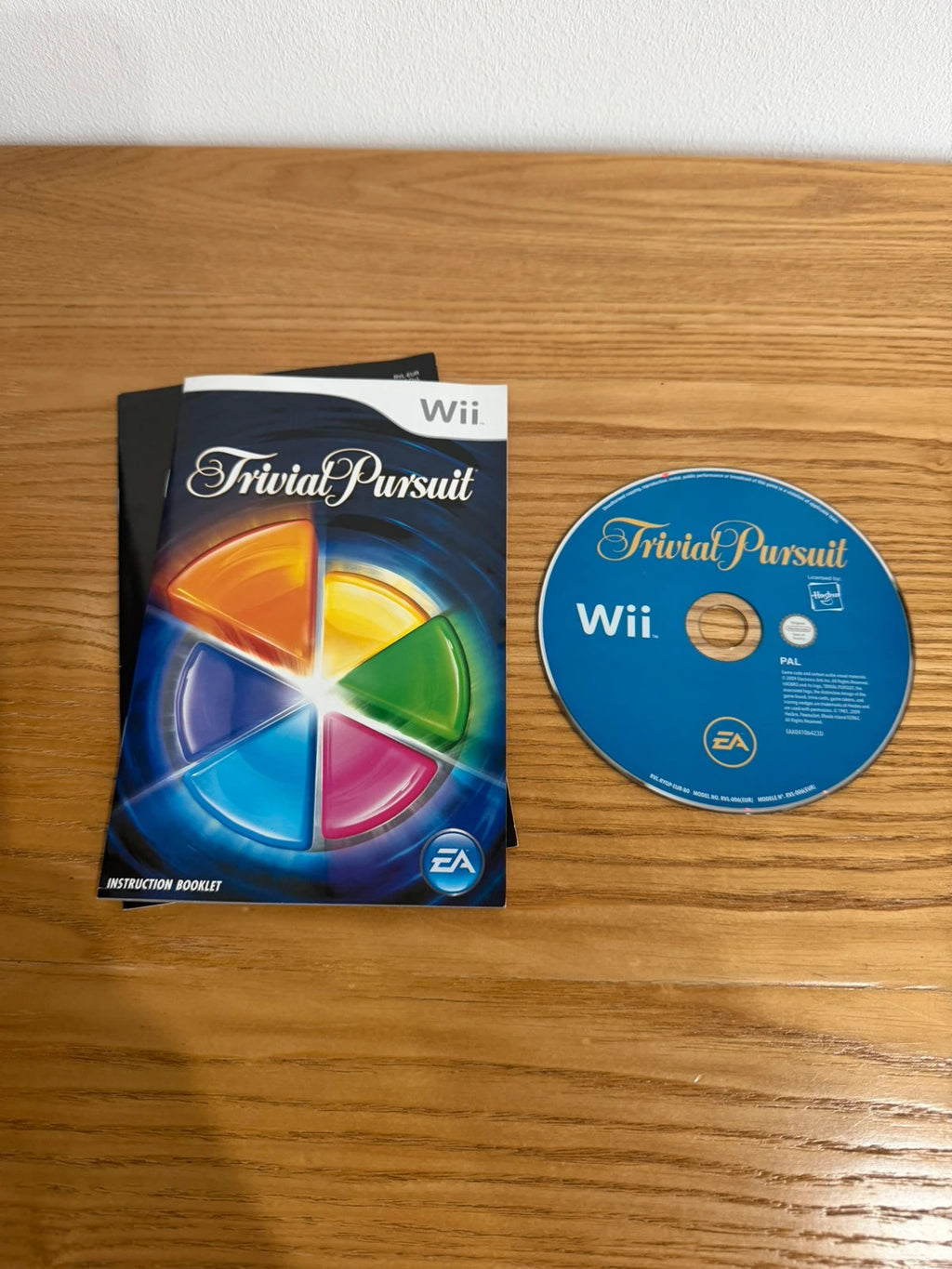 Trivial Pursuit video game for Nintendo Wii complete with manual and case.
