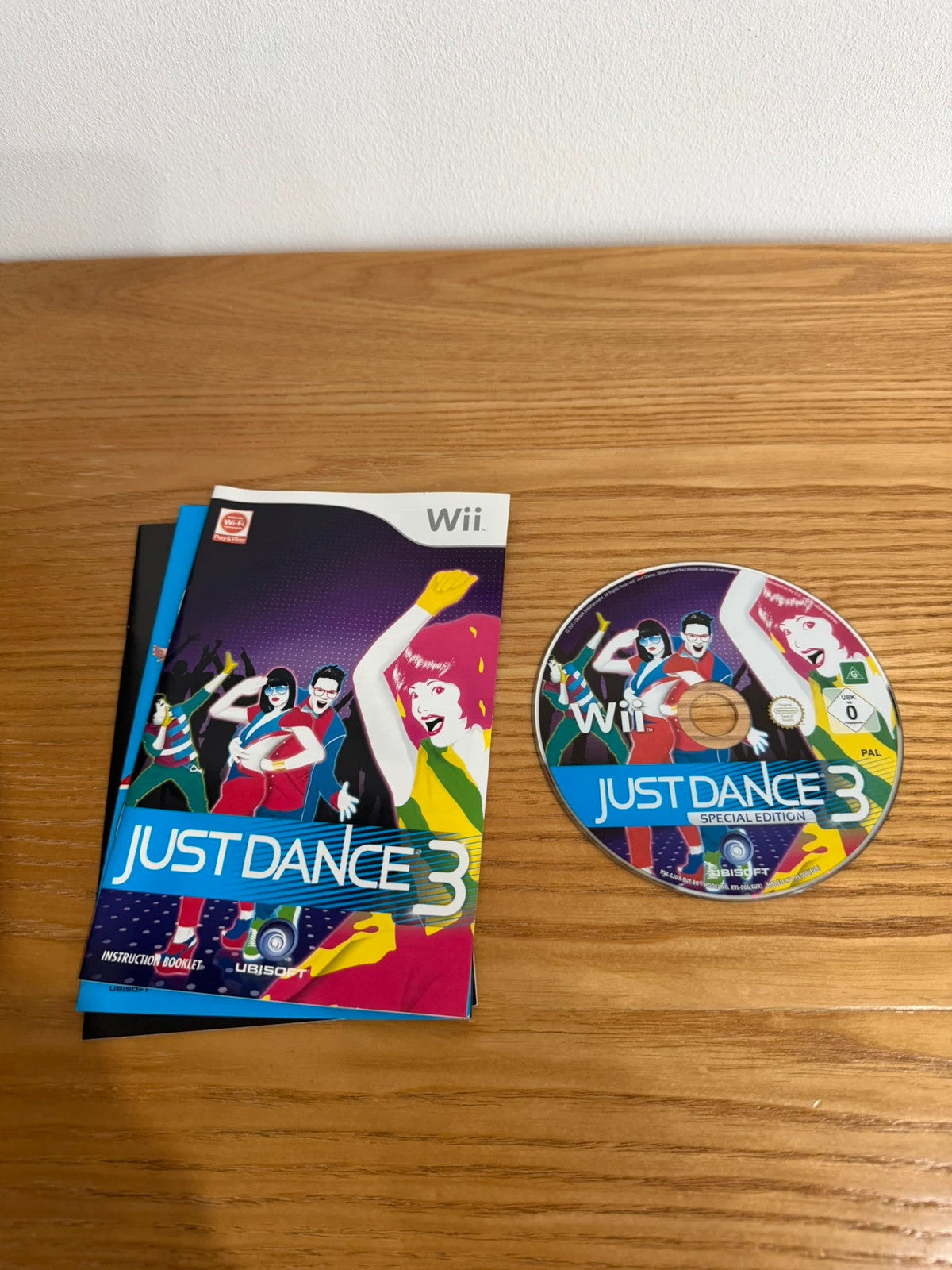 Just Dance 3 Special Edition Nintendo Wii game case with manual and disc in very good condition.