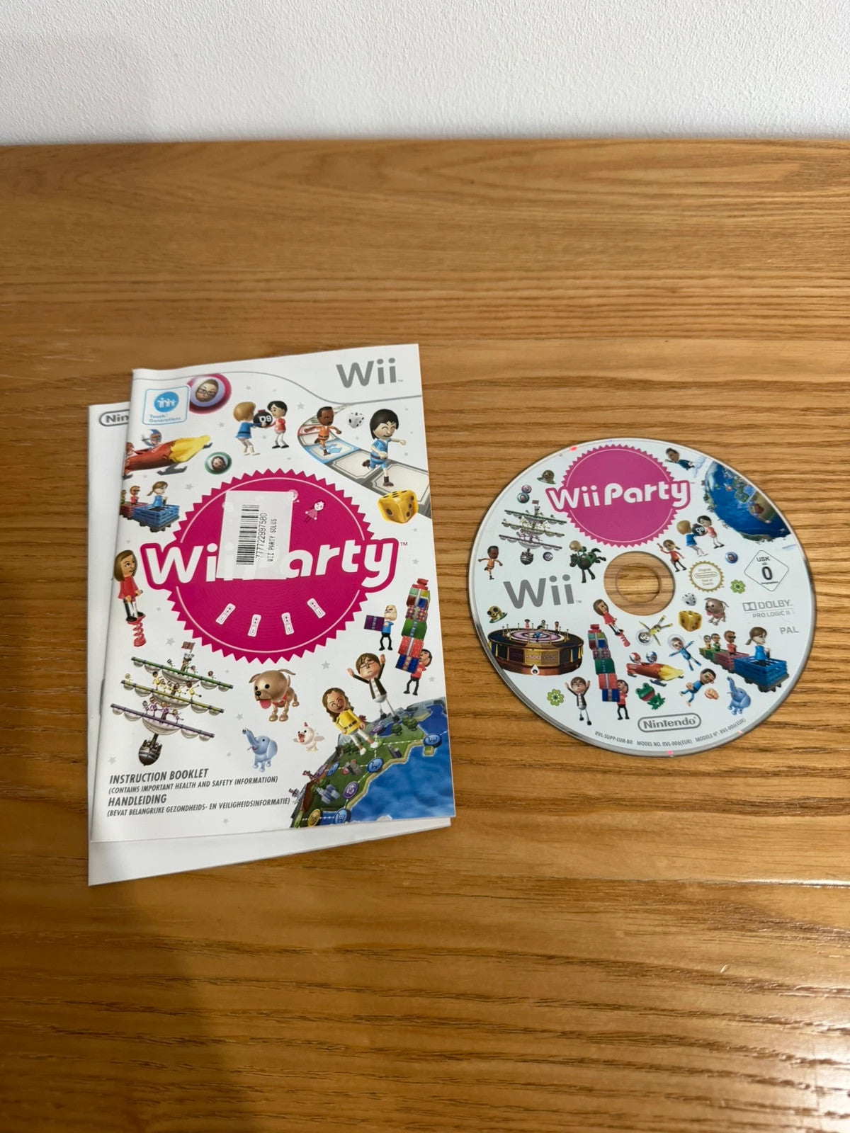 Wii Party video game software for Nintendo Wii, complete with case, disc, cover, and manual.