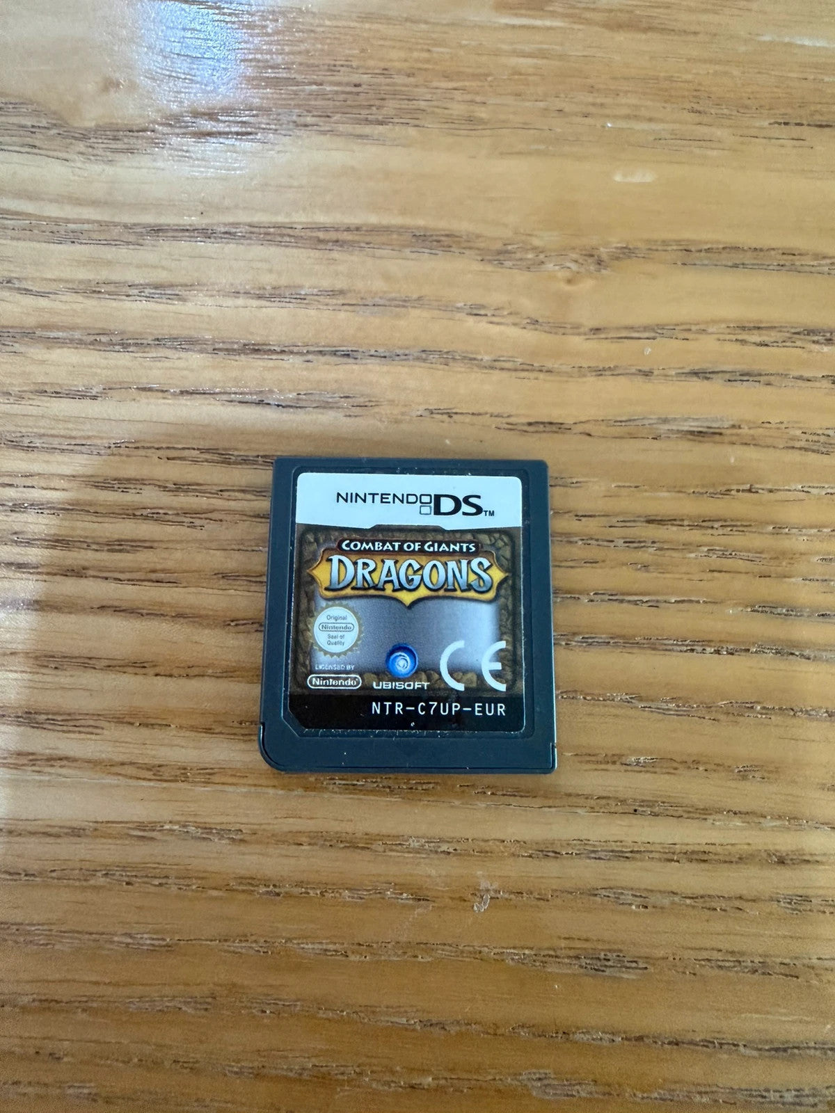 Combat of Giants Nintendo DS game cartridge, very good condition, light signs of use.