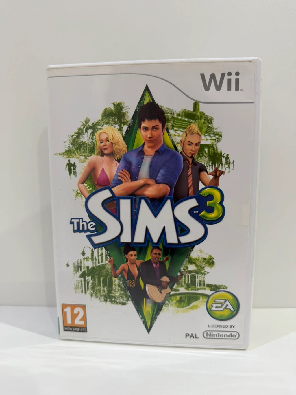 The Sims 3 Nintendo Wii game case with cover art and manual in very good condition.
