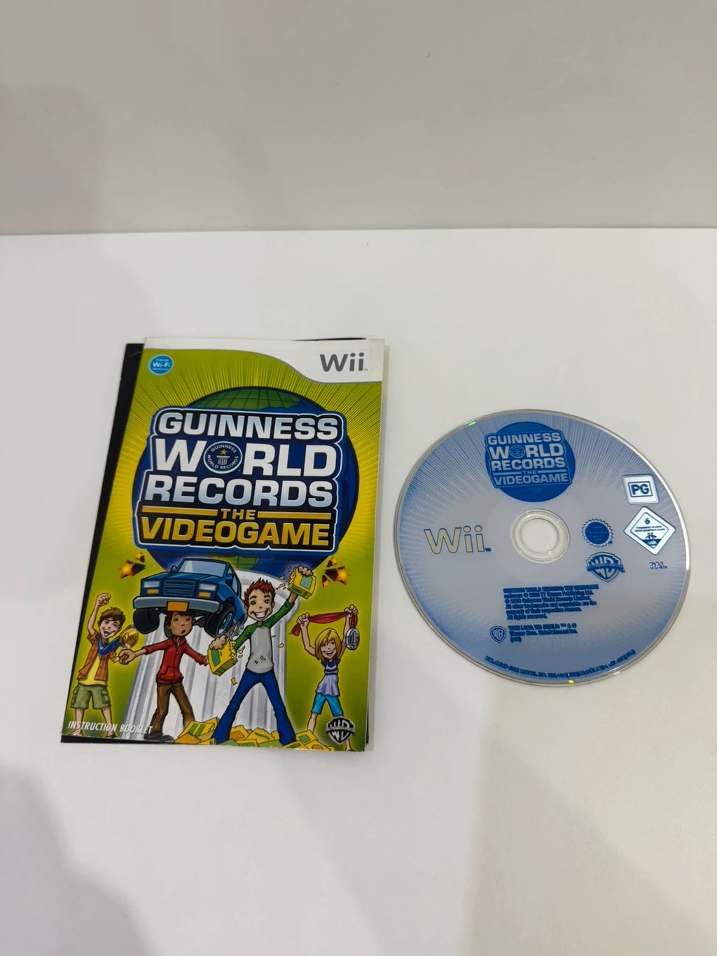Guinness World Records video game for Nintendo Wii, complete with case, disc, and manual.