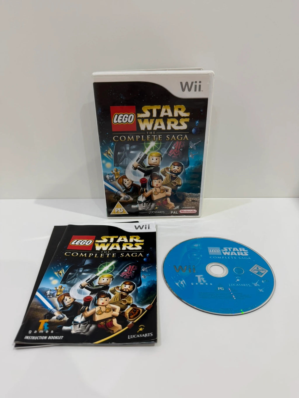 LEGO Star Wars video game cream case with disc and manual, very good condition.