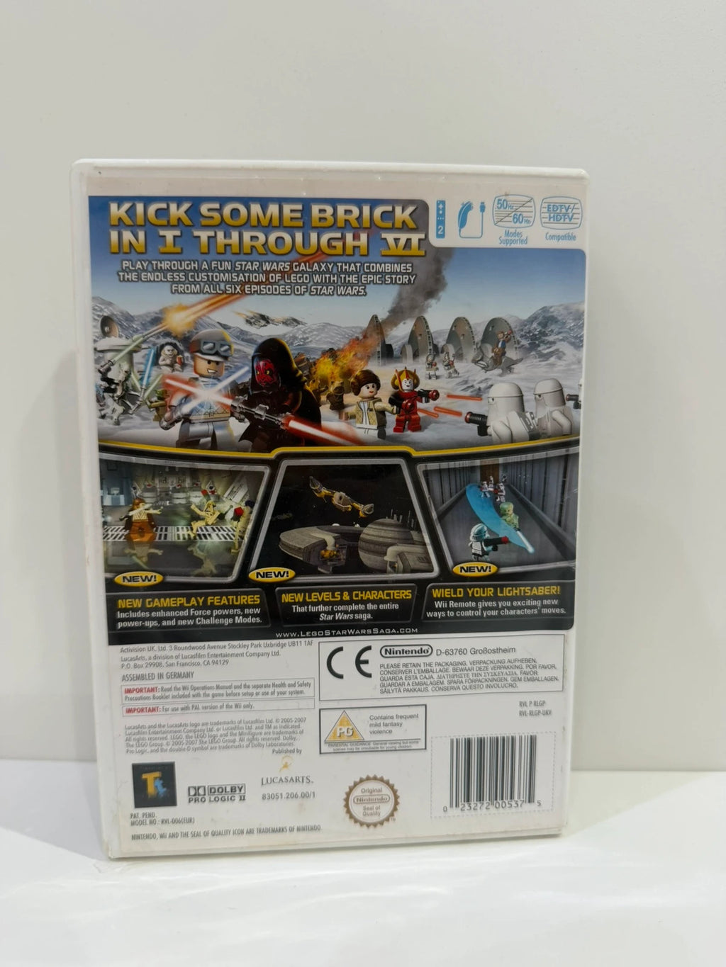 LEGO Star Wars video game cream case with disc and manual, very good condition.