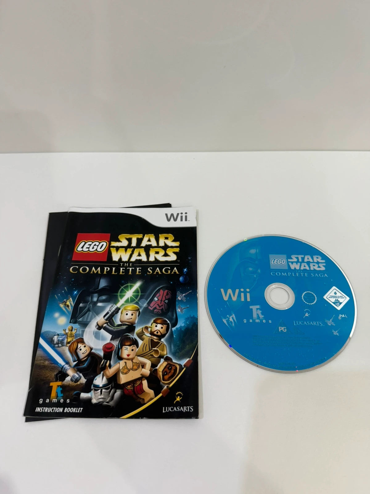 LEGO Star Wars video game cream case with disc and manual, very good condition.