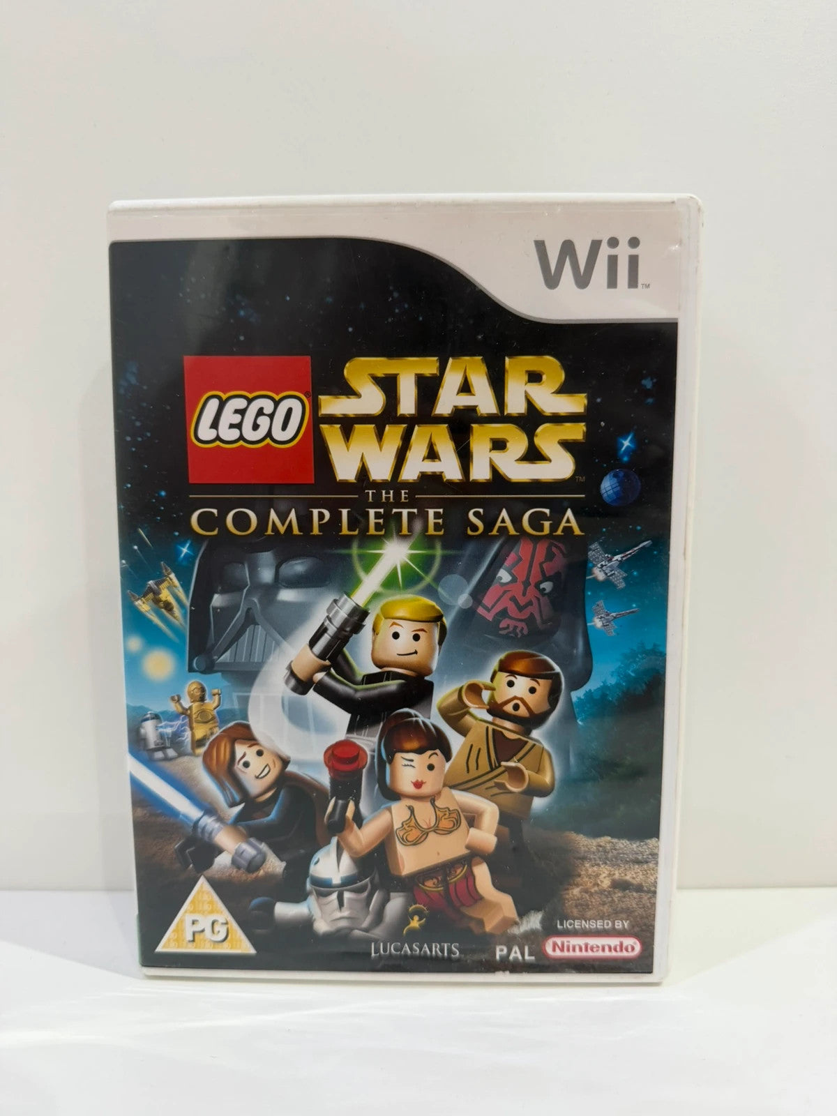 LEGO Star Wars video game cream case with disc and manual, very good condition.