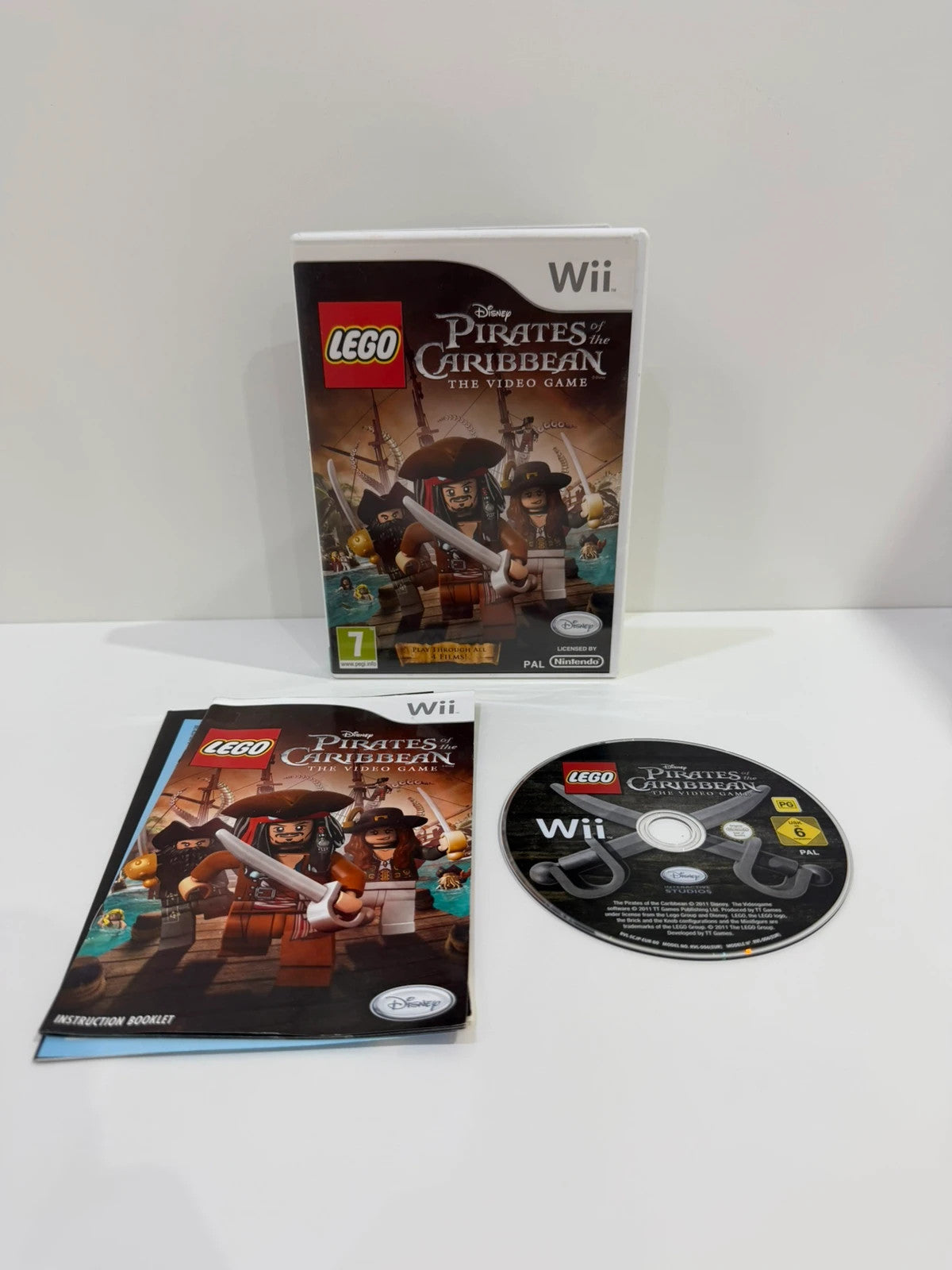 LEGO Pirates of the Caribbean video game for Nintendo Wii, complete with manual and case.
