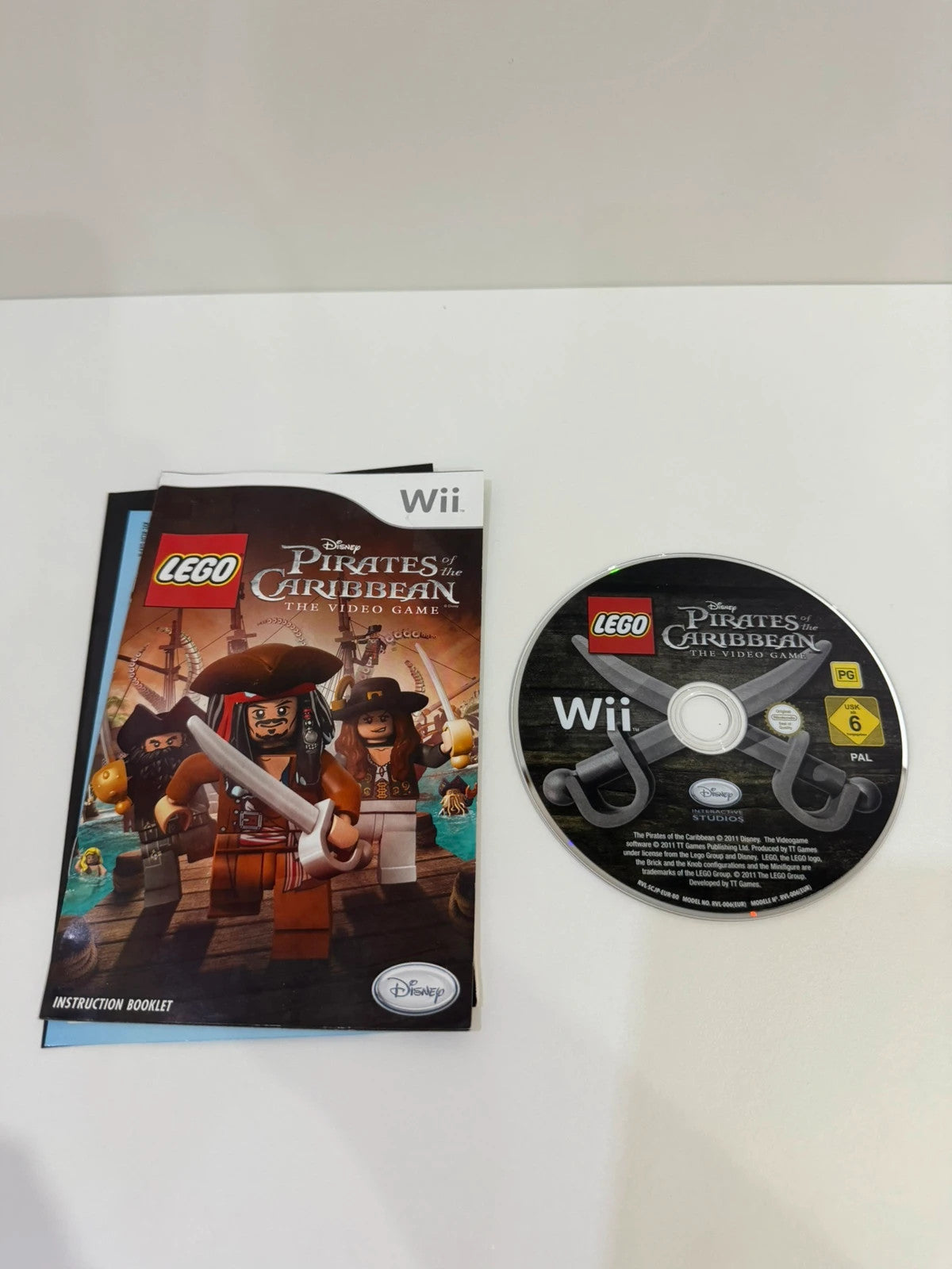 LEGO Pirates of the Caribbean video game for Nintendo Wii, complete with manual and case.