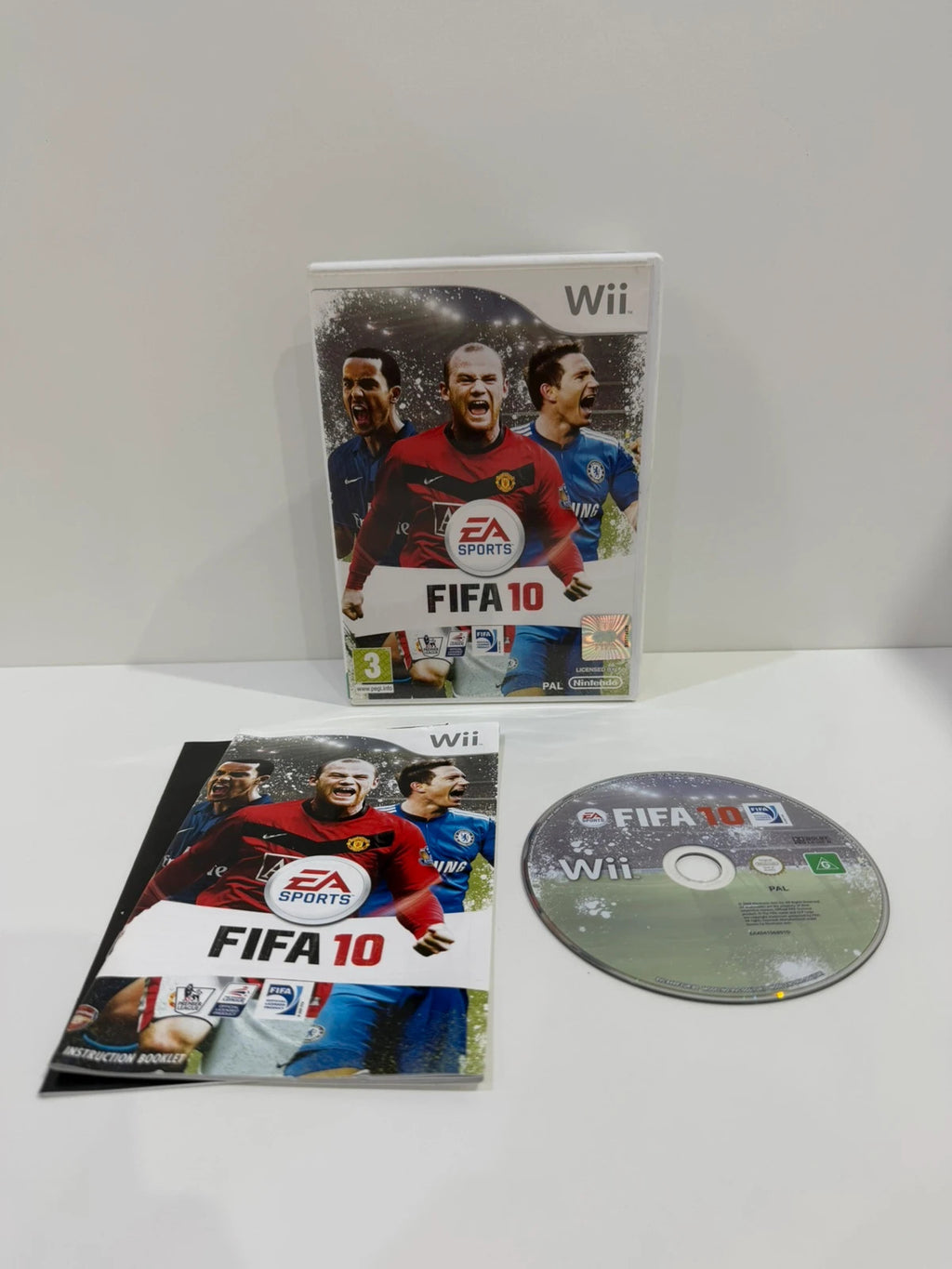 FIFA 10 Nintendo Wii game complete with manual, very good condition, light signs of use.