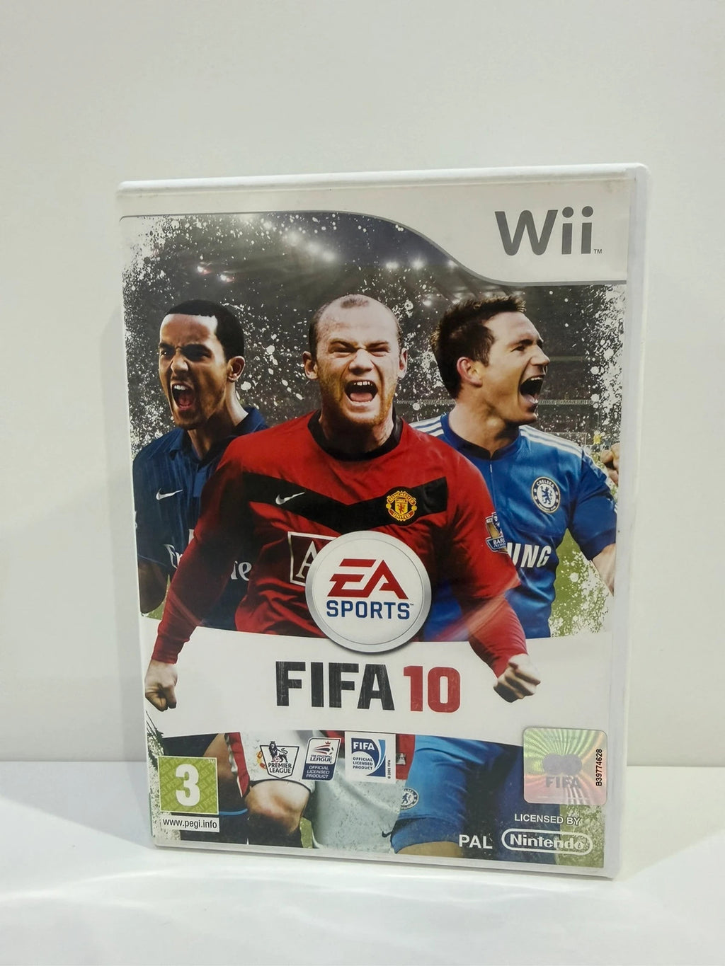 FIFA 10 Nintendo Wii game complete with manual, very good condition, light signs of use.