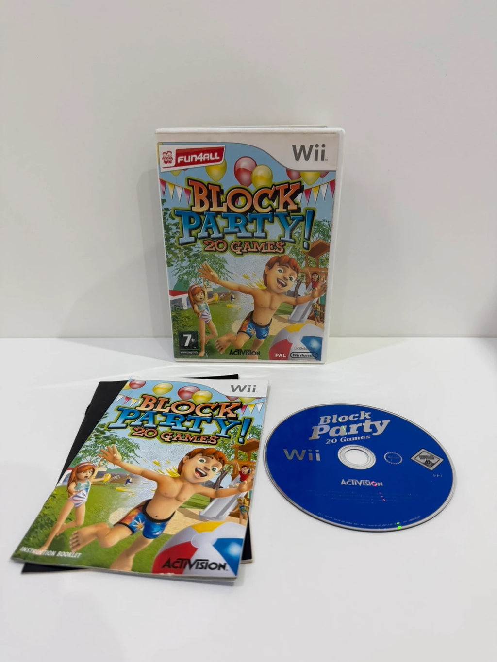 Block Party 20 Games Nintendo Wii complete set with manual and disc in very good condition.