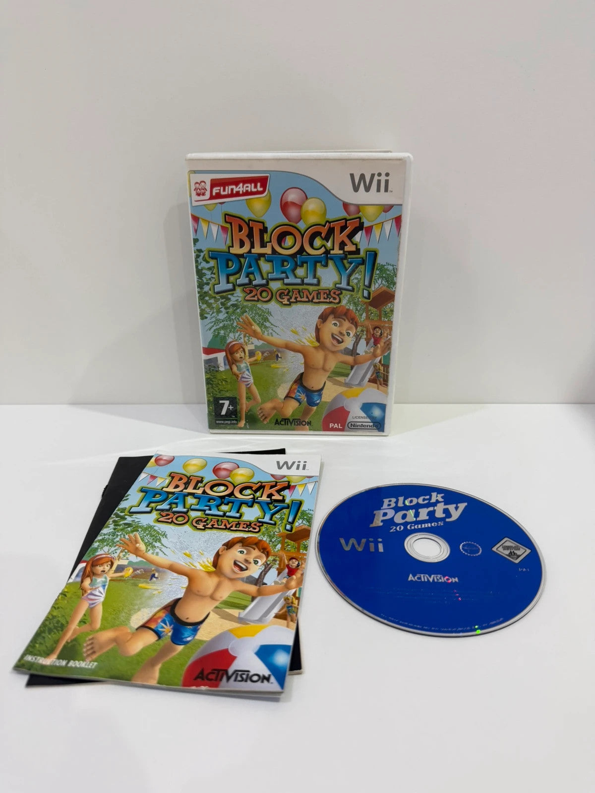 Block Party 20 Games Nintendo Wii complete set with manual and disc in very good condition.