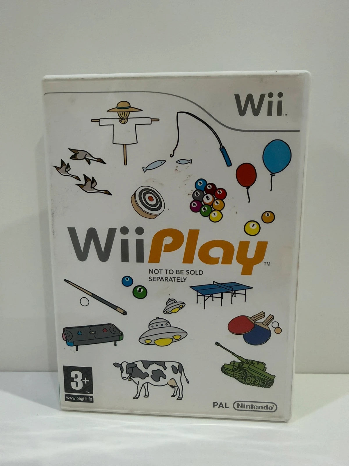 Nintendo Wii Play video game complete with manual, very good condition, light signs of use.