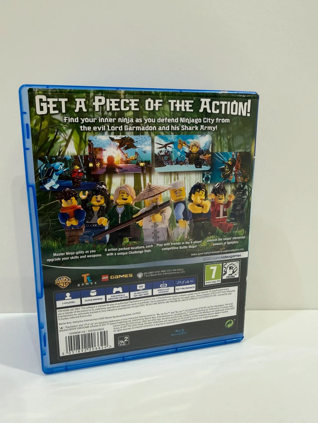 Plants vs. Zombies: Garden Warfare 2 PS4 game disc and case in very good condition.
