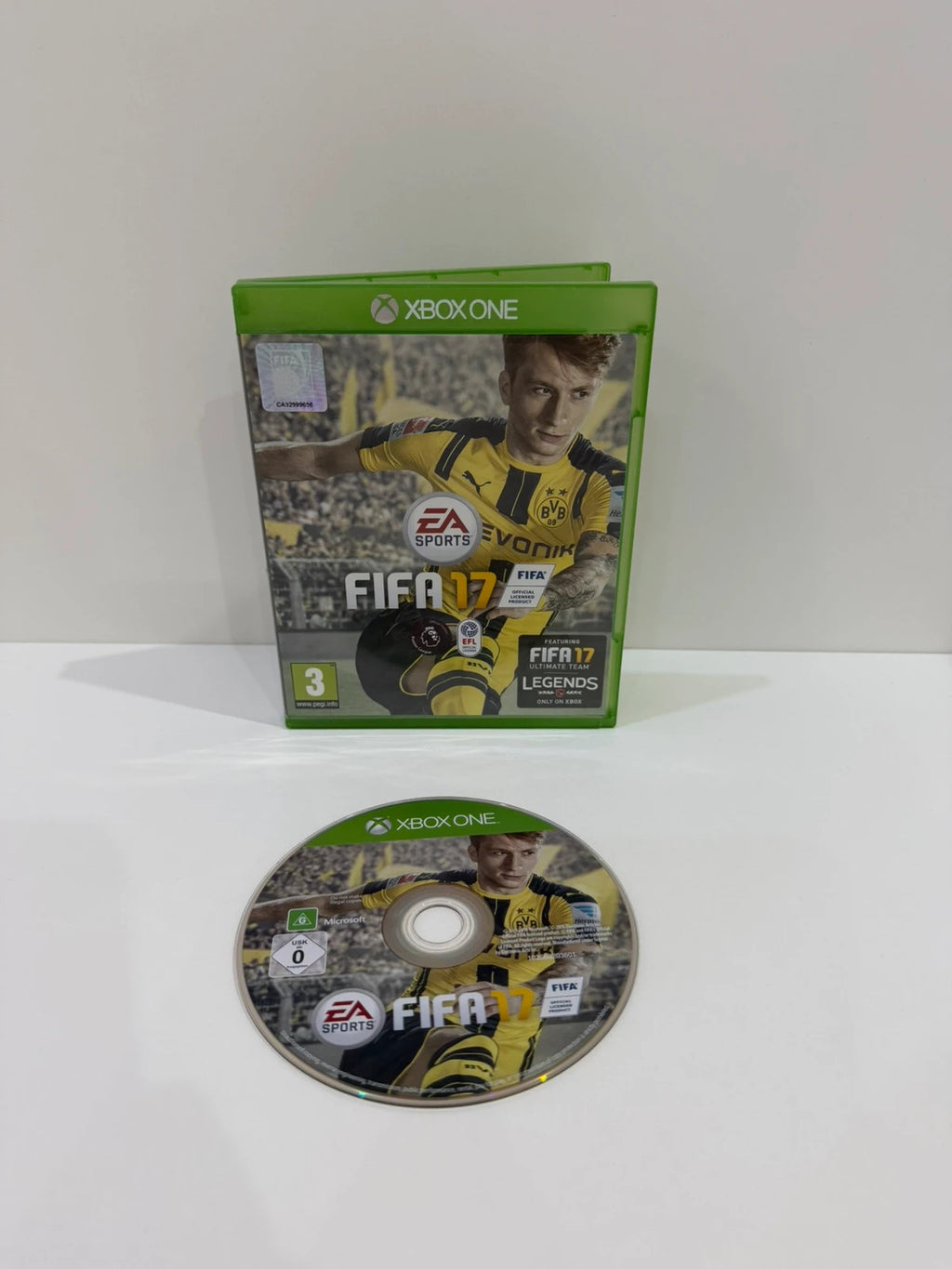 FIFA 17 Xbox One game disc with cover art, no manual included, very good condition.