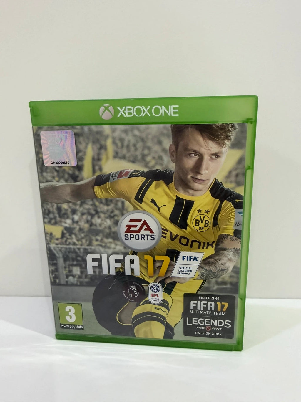 FIFA 17 Xbox One game disc with cover art, no manual included, very good condition.