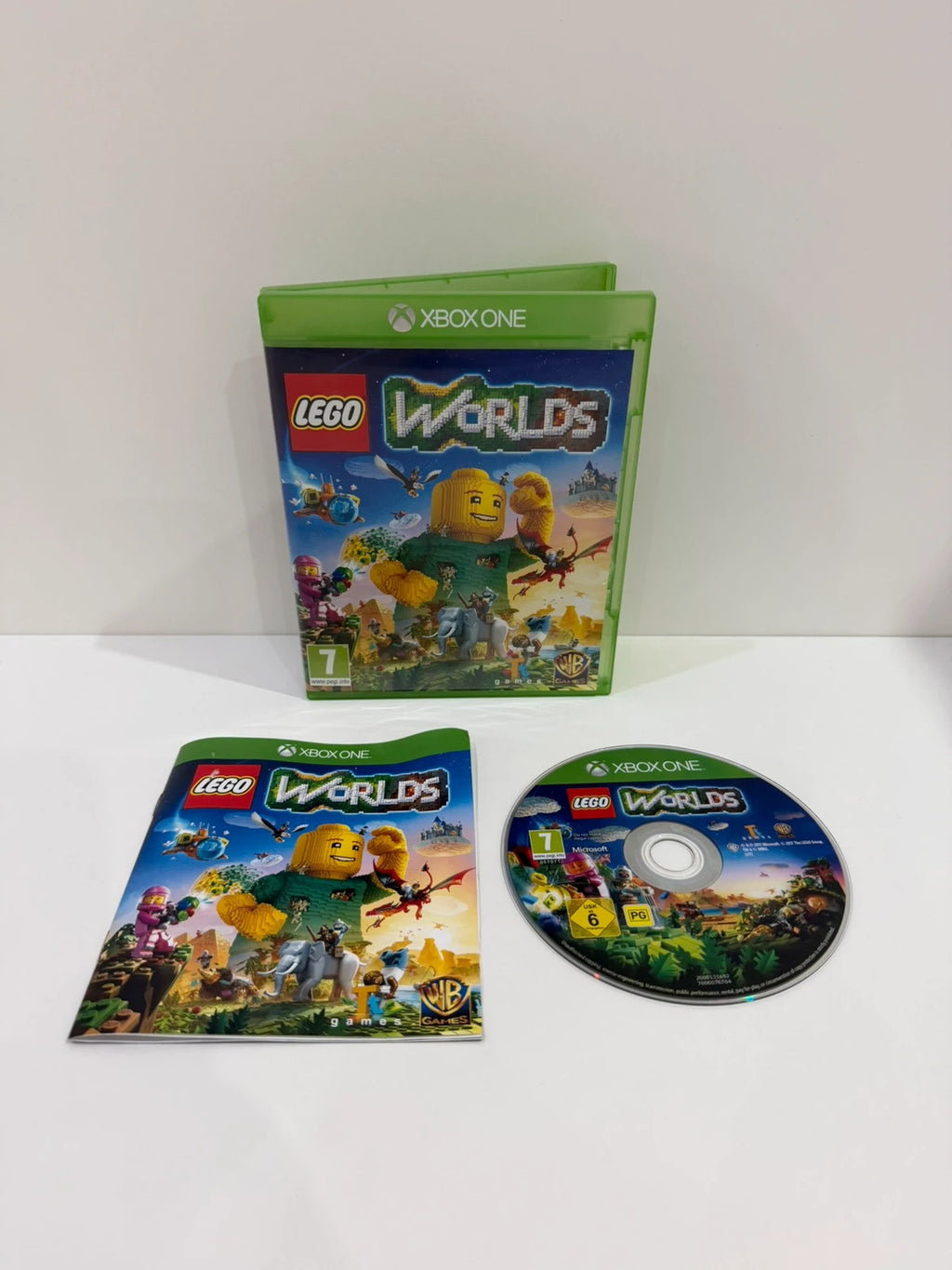 LEGO Worlds Xbox One game complete with manual, very good condition, light signs of use.