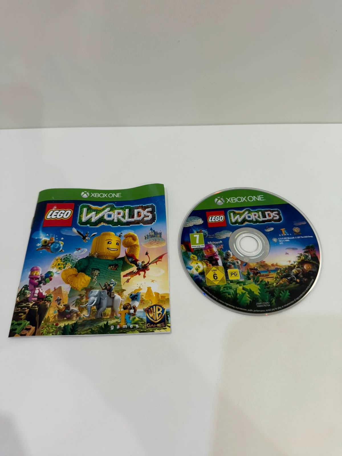 LEGO Worlds Xbox One game complete with manual, very good condition, light signs of use.