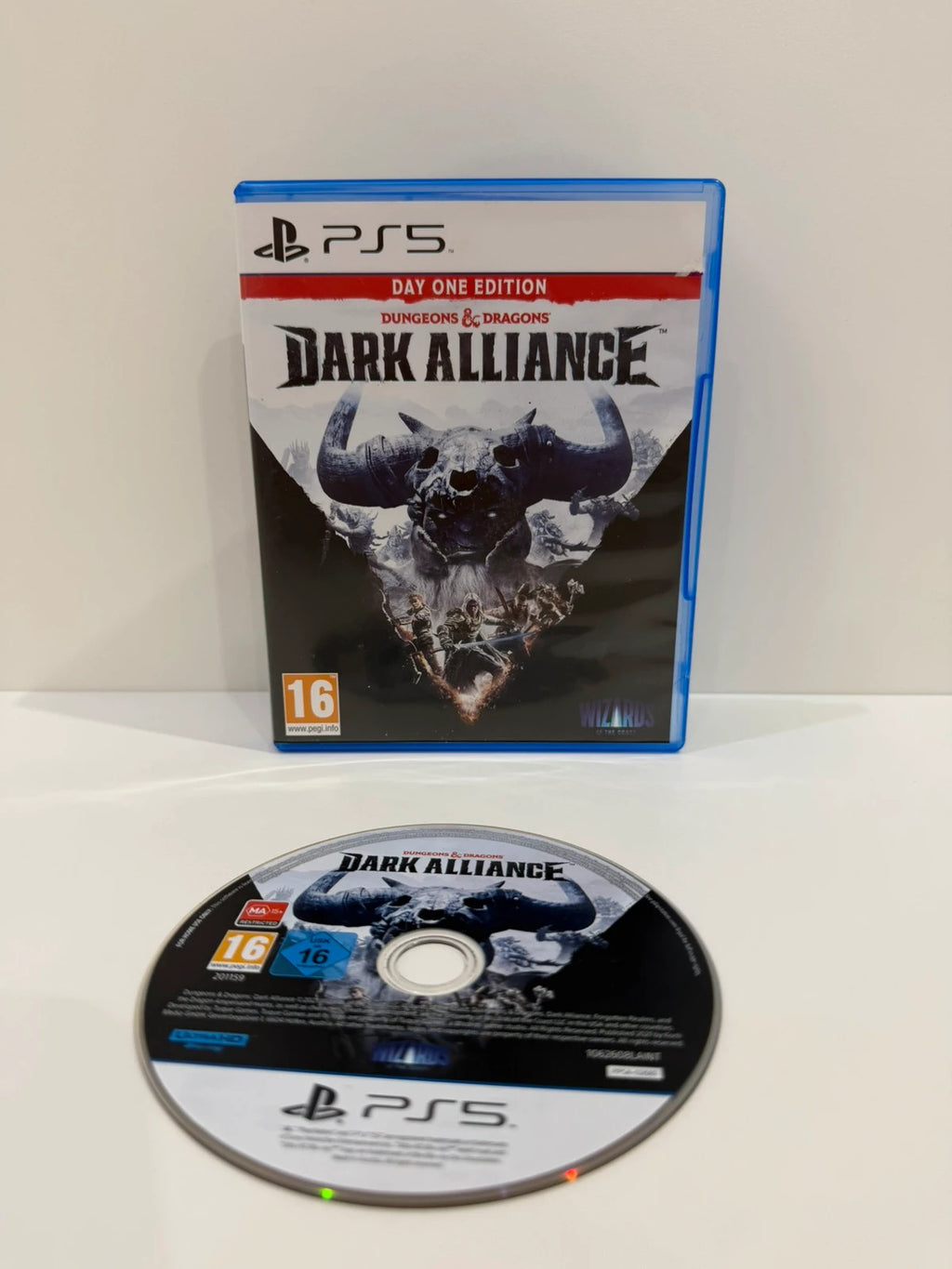 Dungeons & Dragons Dark Alliance PS5 game case with disc, light wear on cover.