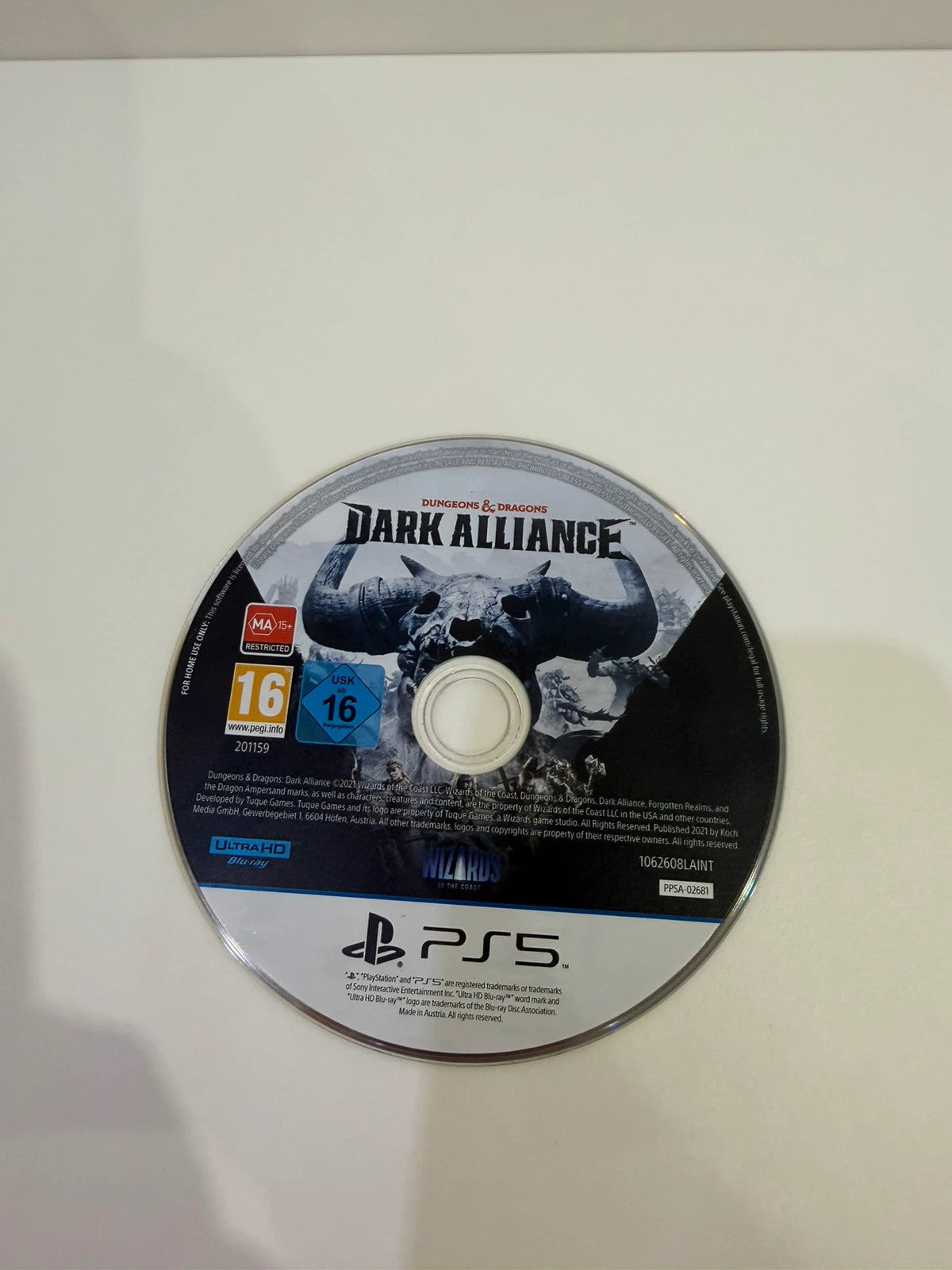 Dungeons & Dragons Dark Alliance PS5 game case with disc, light wear on cover.