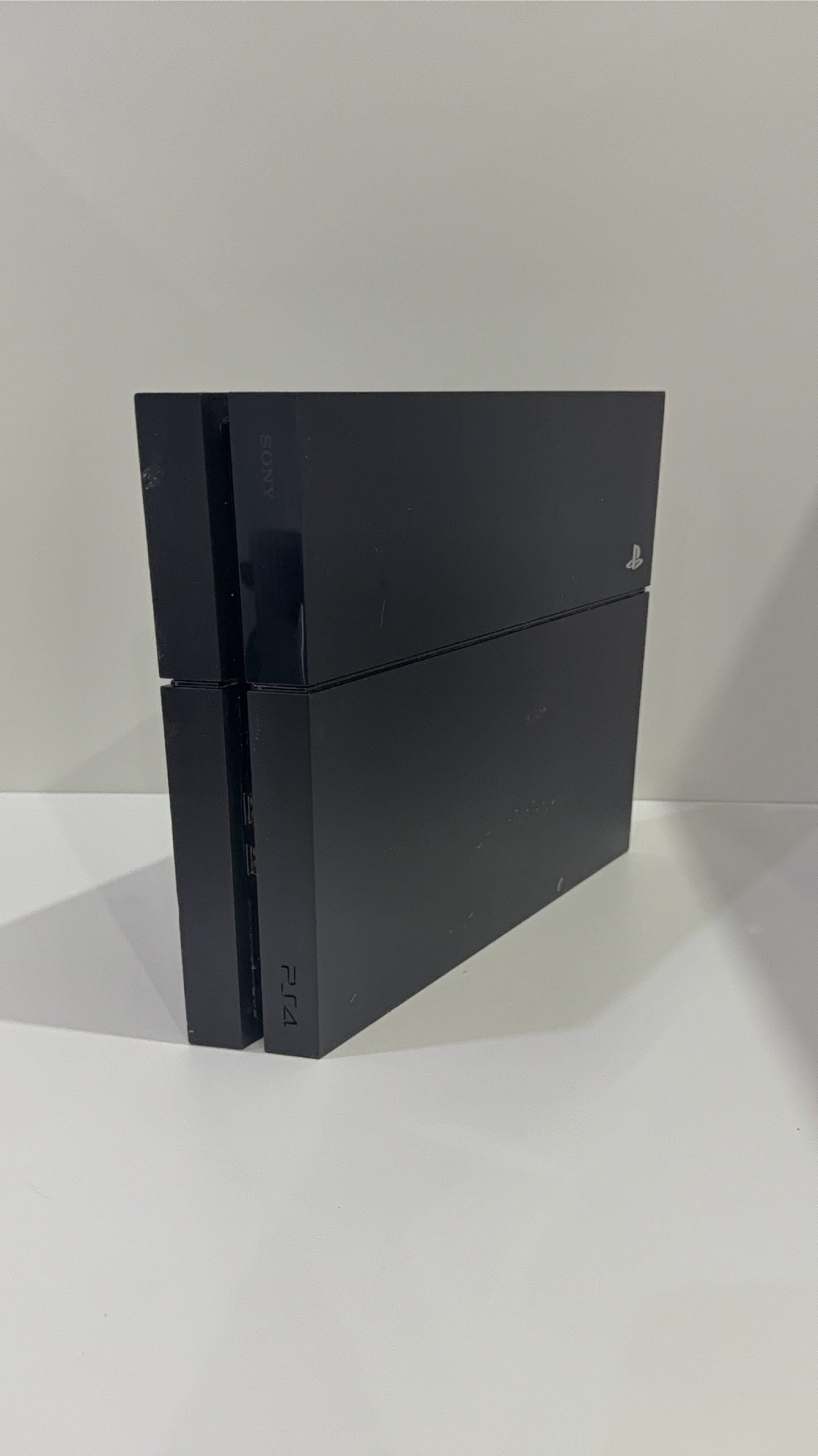 PS4 Console PlayStation 4 Black 500GB with Official Dualshock 4 Controller and cables.