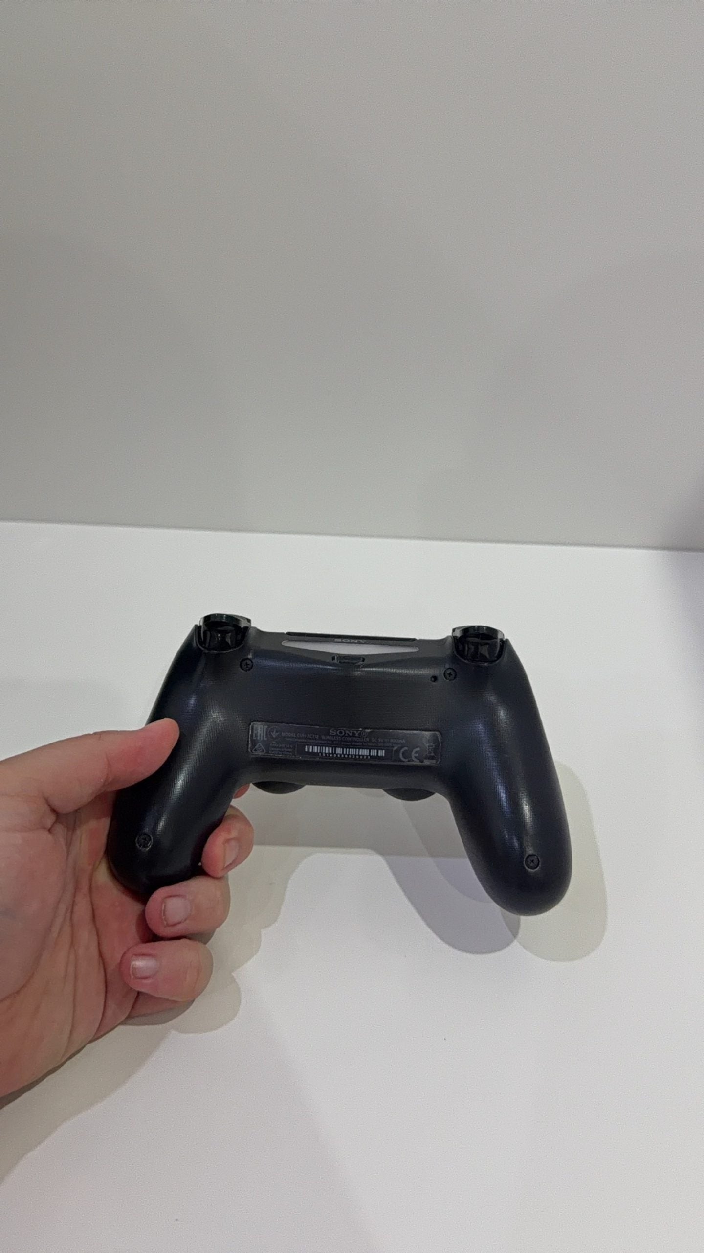 PS4 Console PlayStation 4 Black 500GB with Official Dualshock 4 Controller and cables.