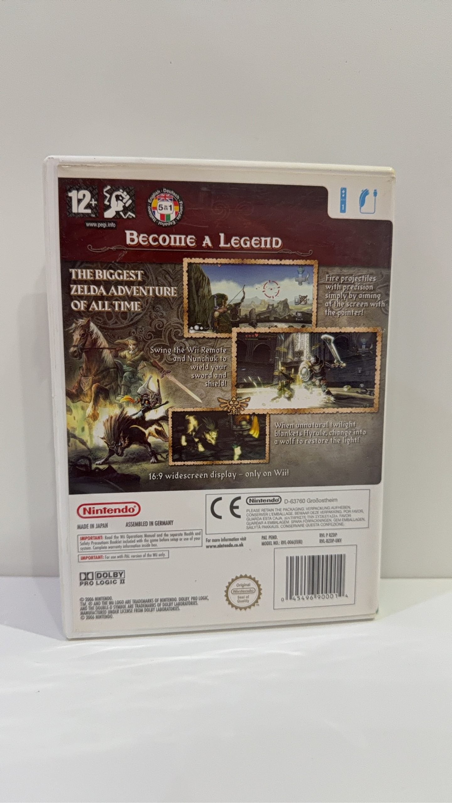 The Legend of Zelda: Twilight Princess for Nintendo Wii, includes case, cover, and game disc.