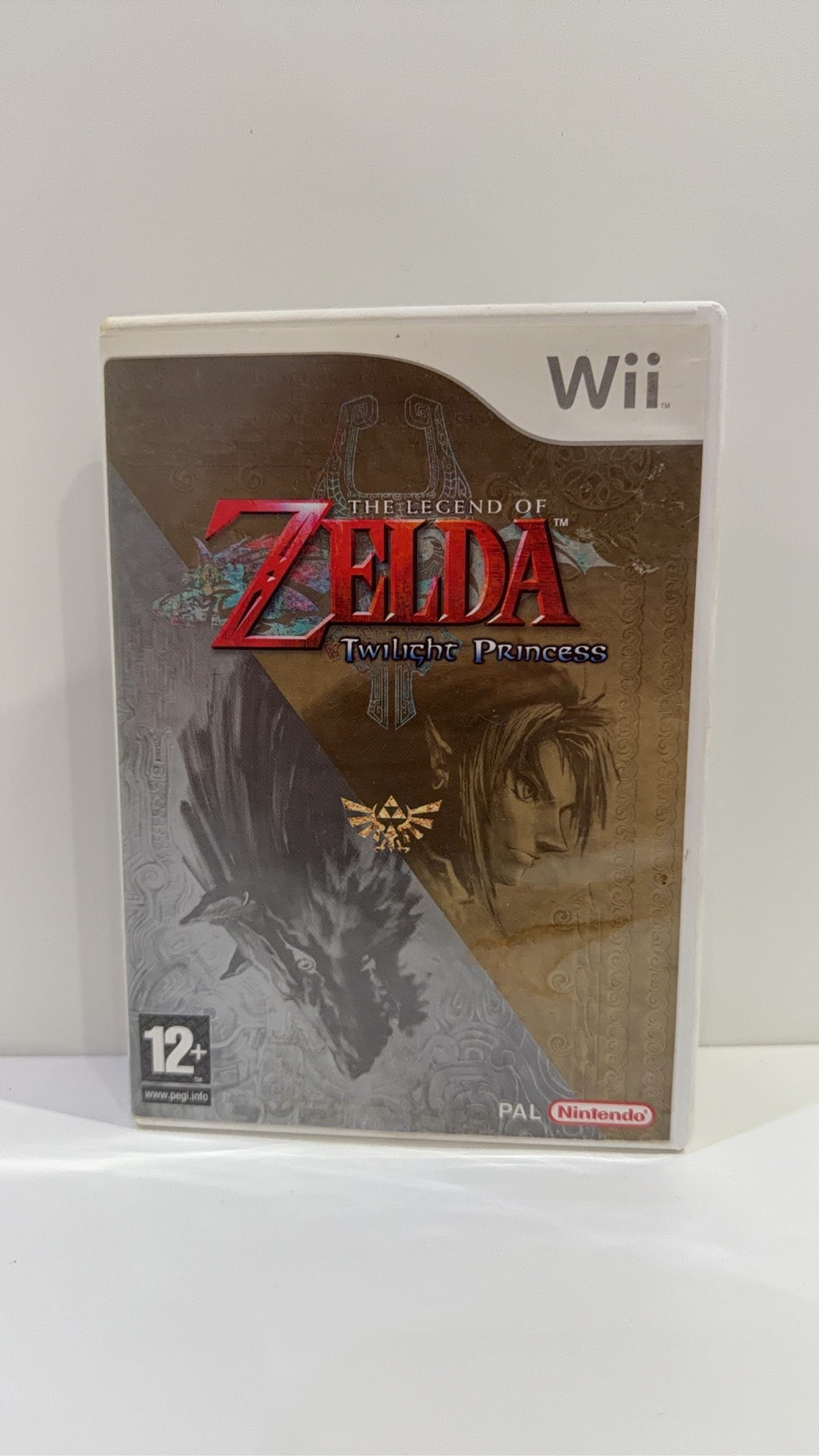 The Legend of Zelda: Twilight Princess for Nintendo Wii, includes case, cover, and game disc.