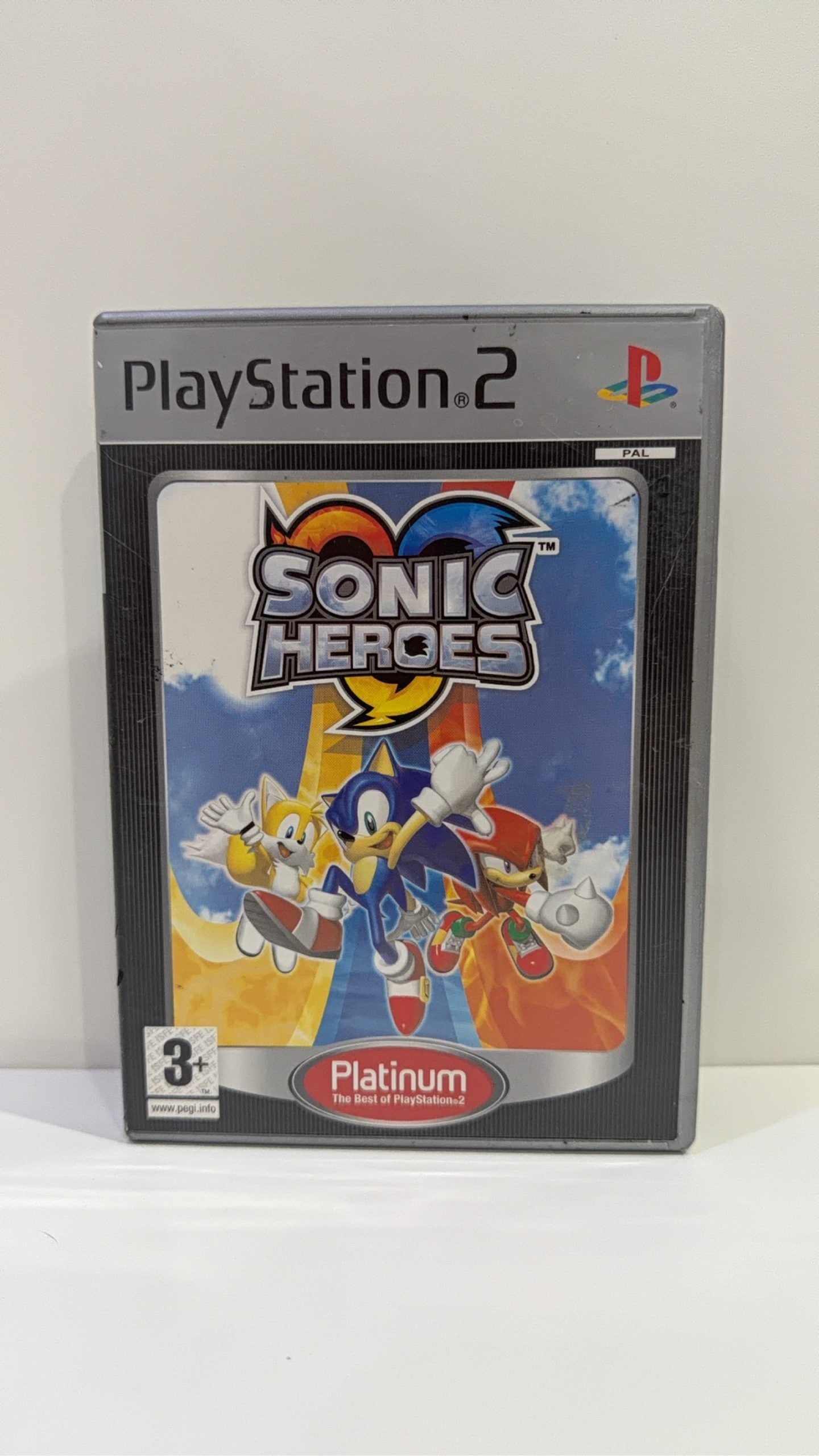 Sonic Heroes Platinum Edition for PS2, complete with case, cover, disc, and manual.