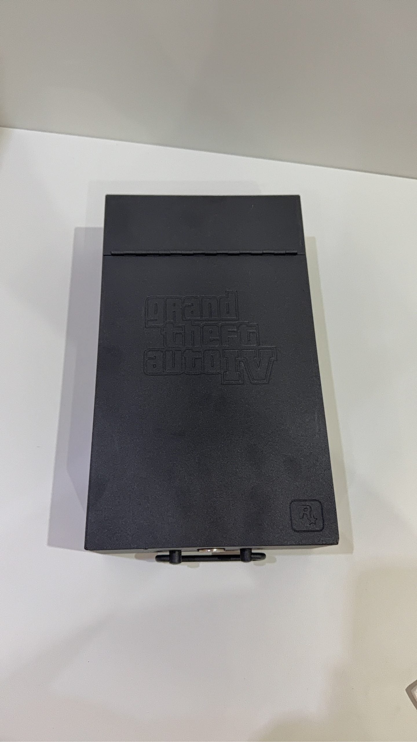 Grand Theft Auto IV Special Edition PS3 complete collector's set with game and metal lockbox.