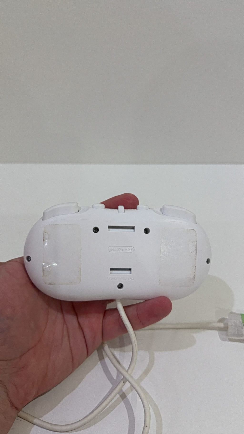 Official Nintendo Wii Classic Controller in white, genuine accessory, fully working condition.