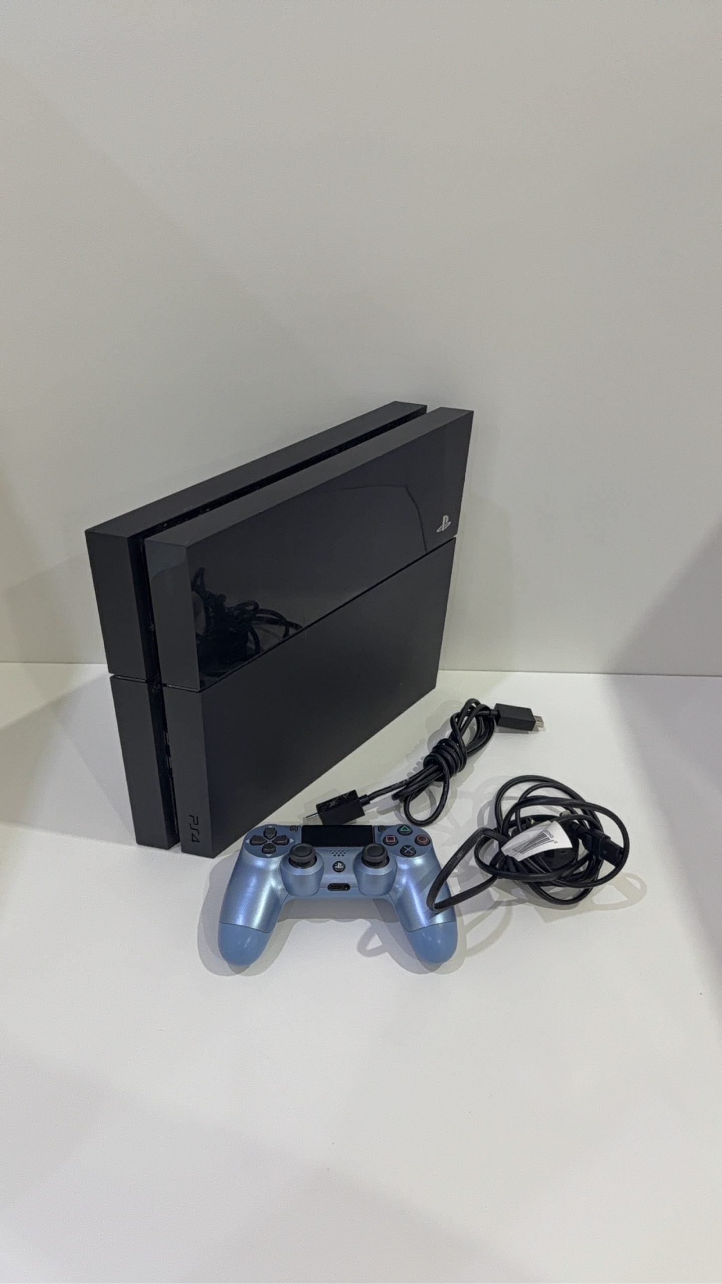 PlayStation 4 Console PS4 Black 500GB with Official Dualshock 4 Controller and cables.