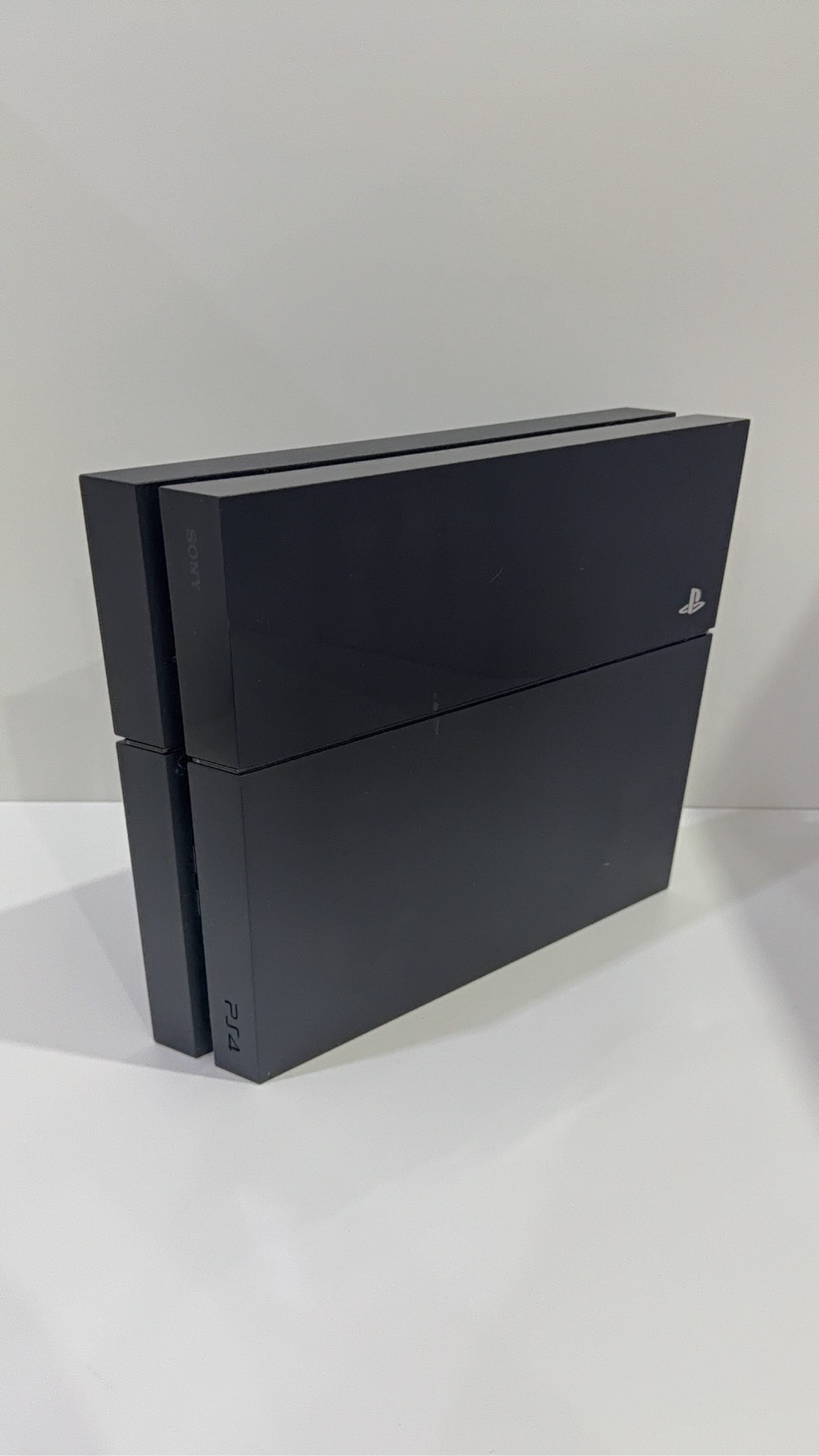 PlayStation 4 Console PS4 Black 500GB with Official Dualshock 4 Controller and cables.